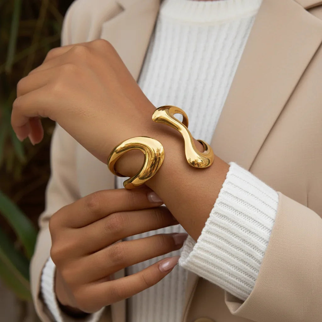 Hannah Sculpted Gold Bangle