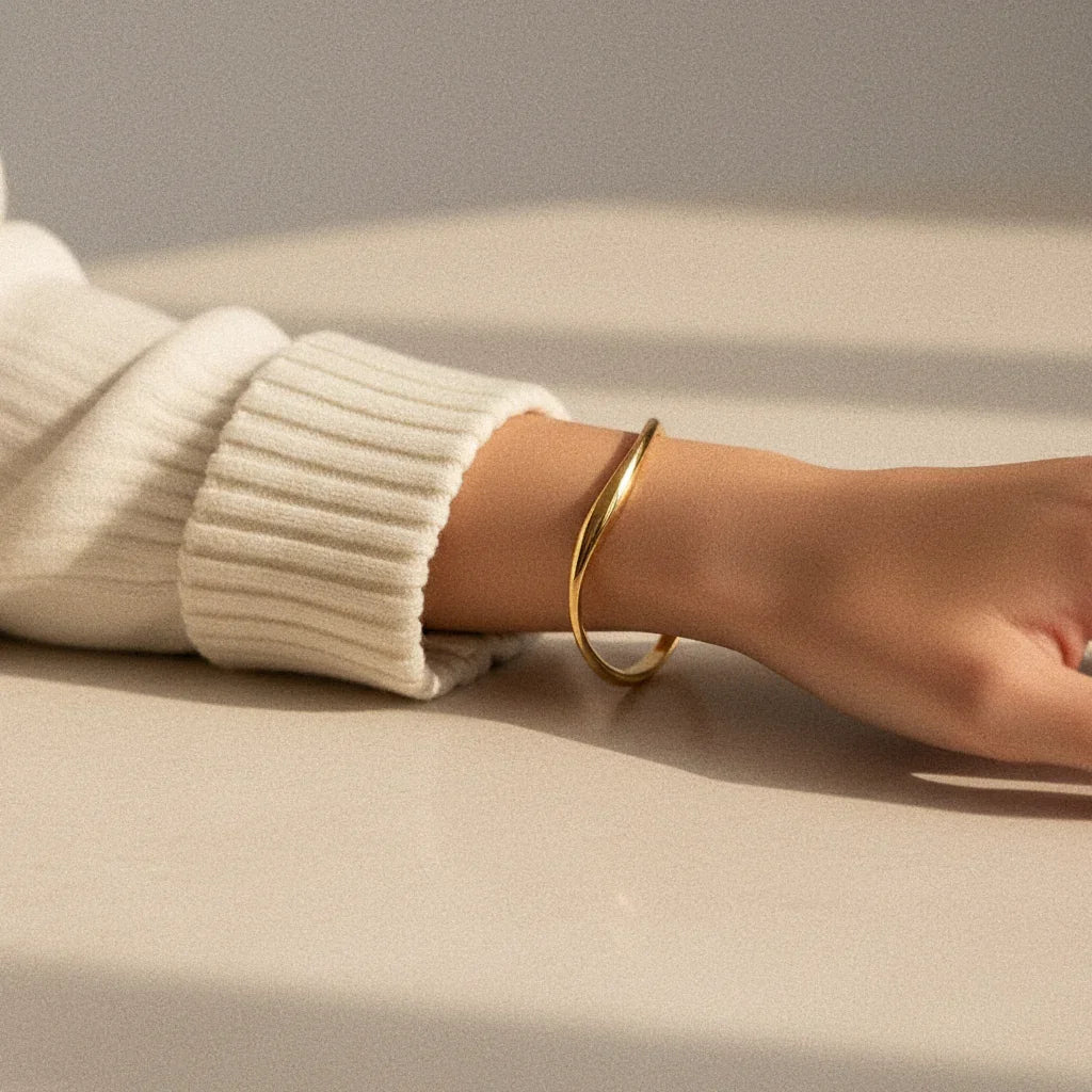 Selena Gold Bangle