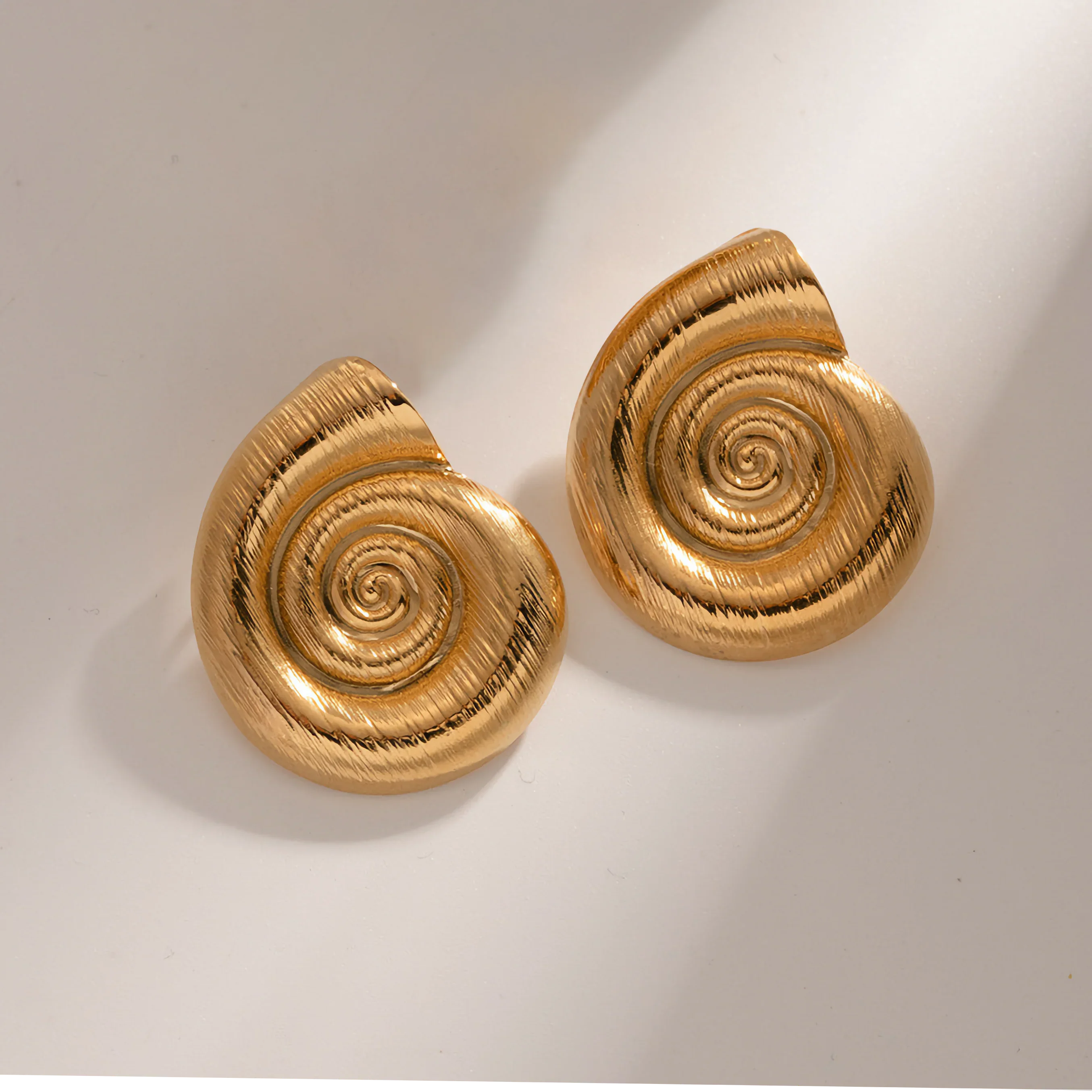Elegance Gold Shell Earrings