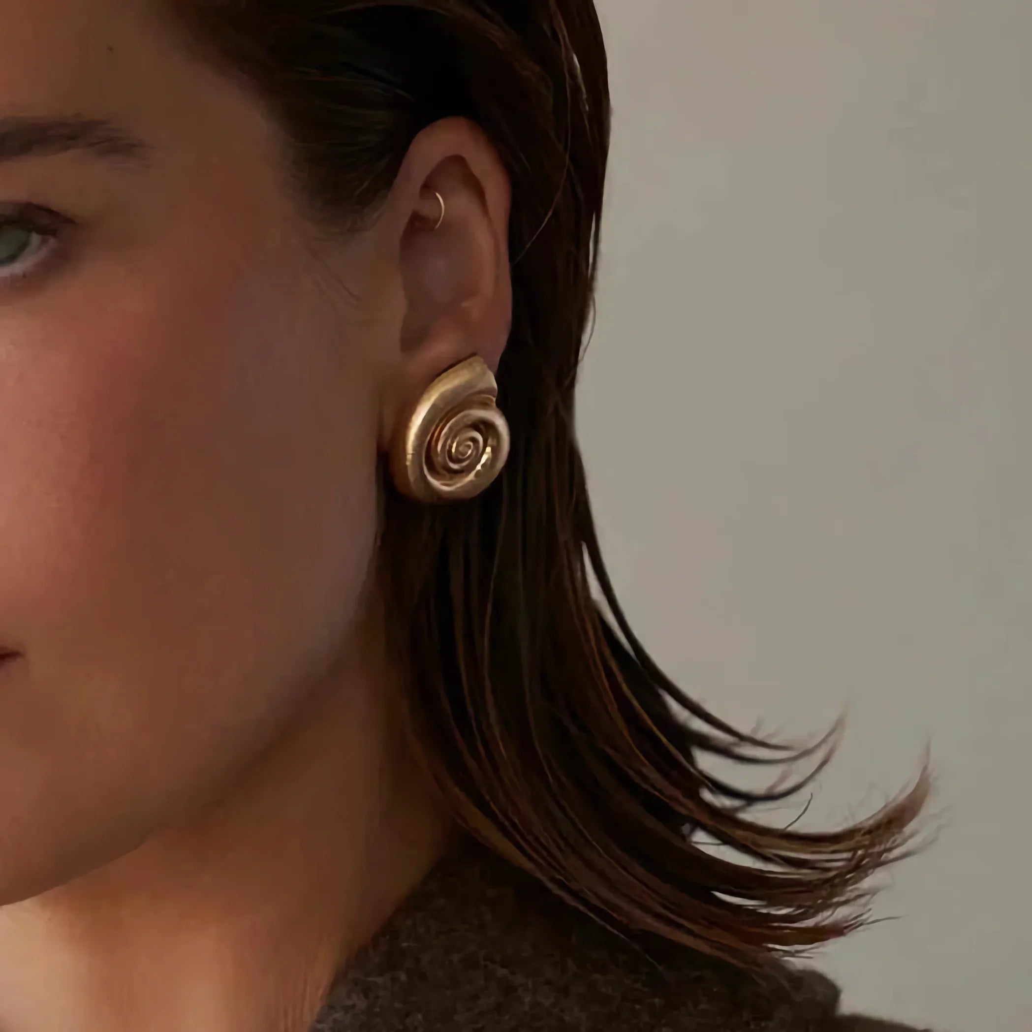 Elegance Gold Shell Earrings