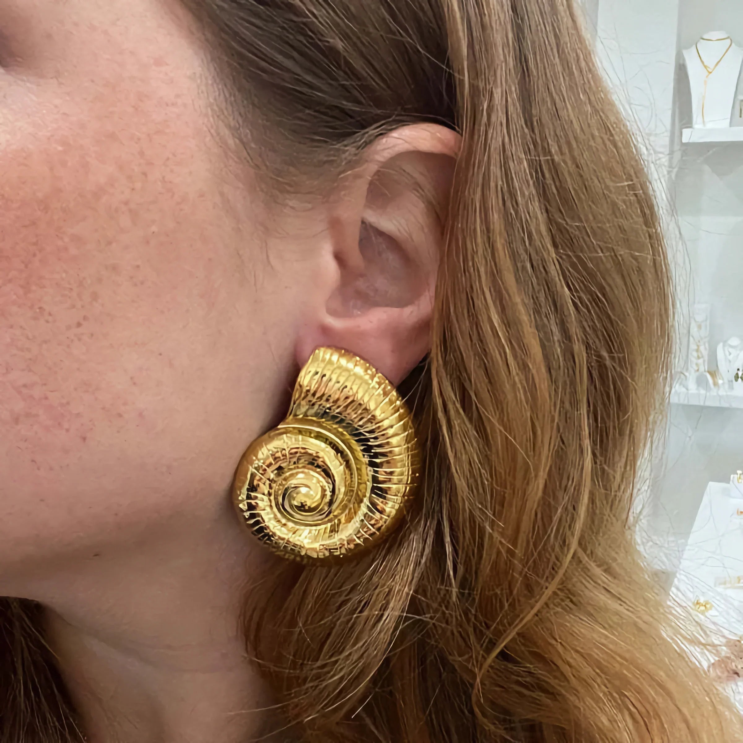 Elegance Gold Shell Earrings