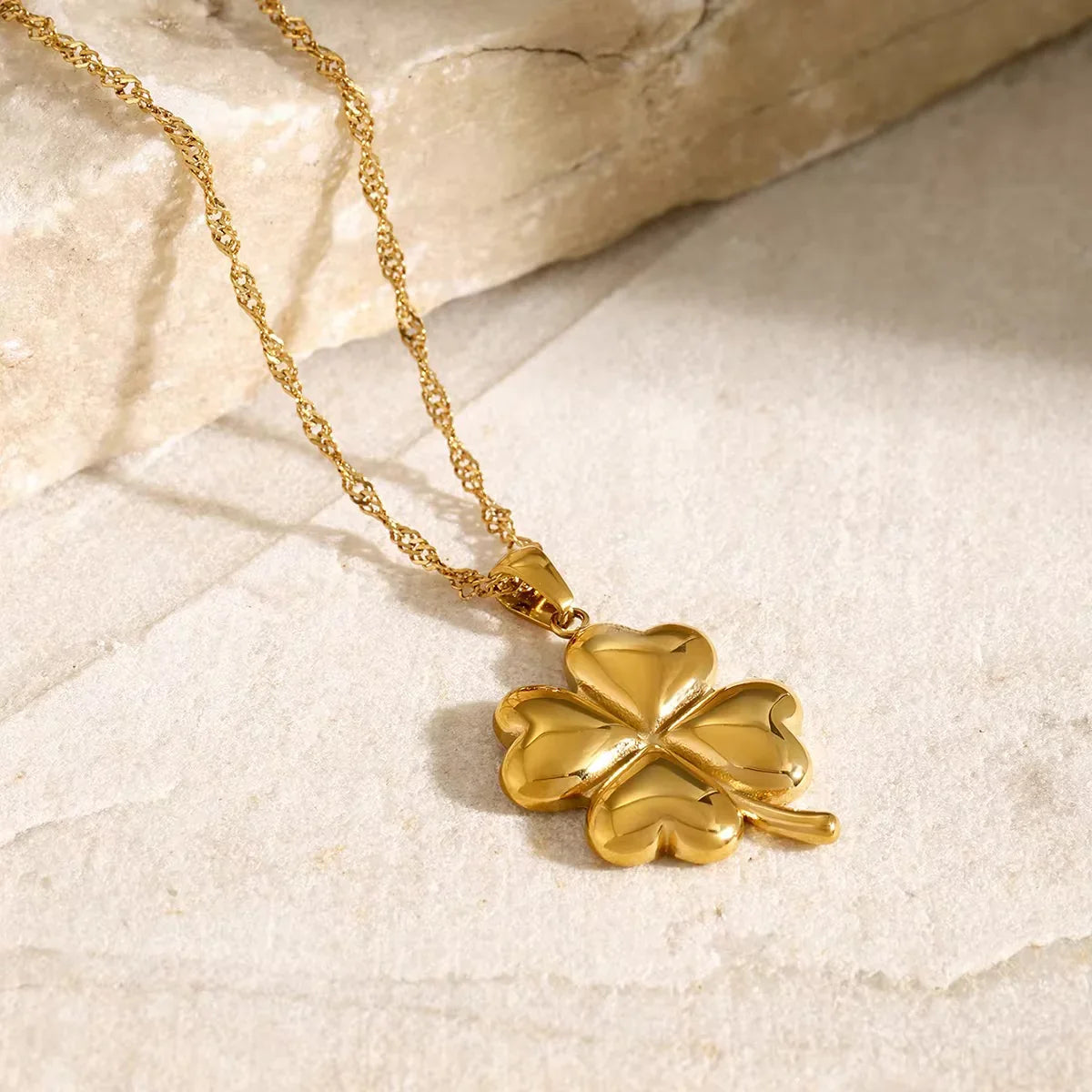 Sigyn Clover Gold Necklace