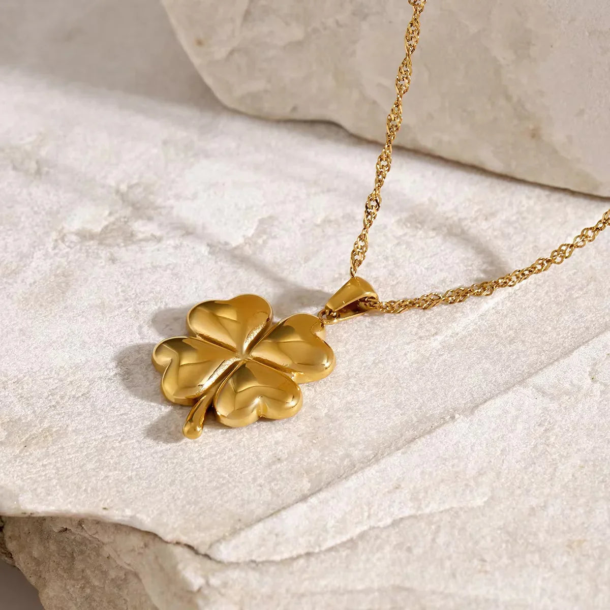 Sigyn Clover Gold Necklace