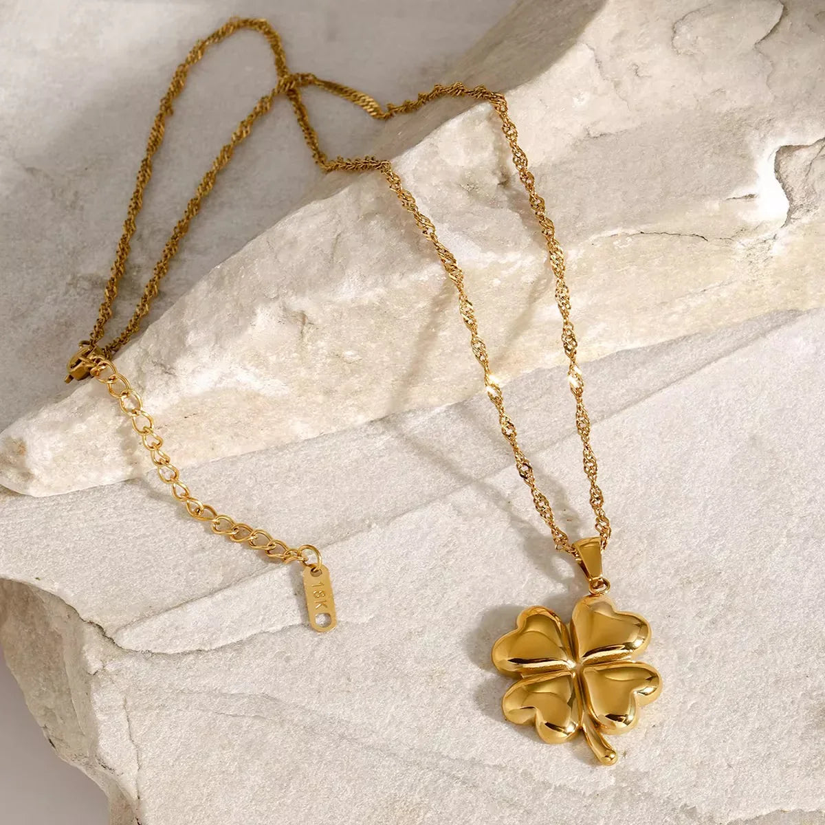 Sigyn Clover Gold Necklace