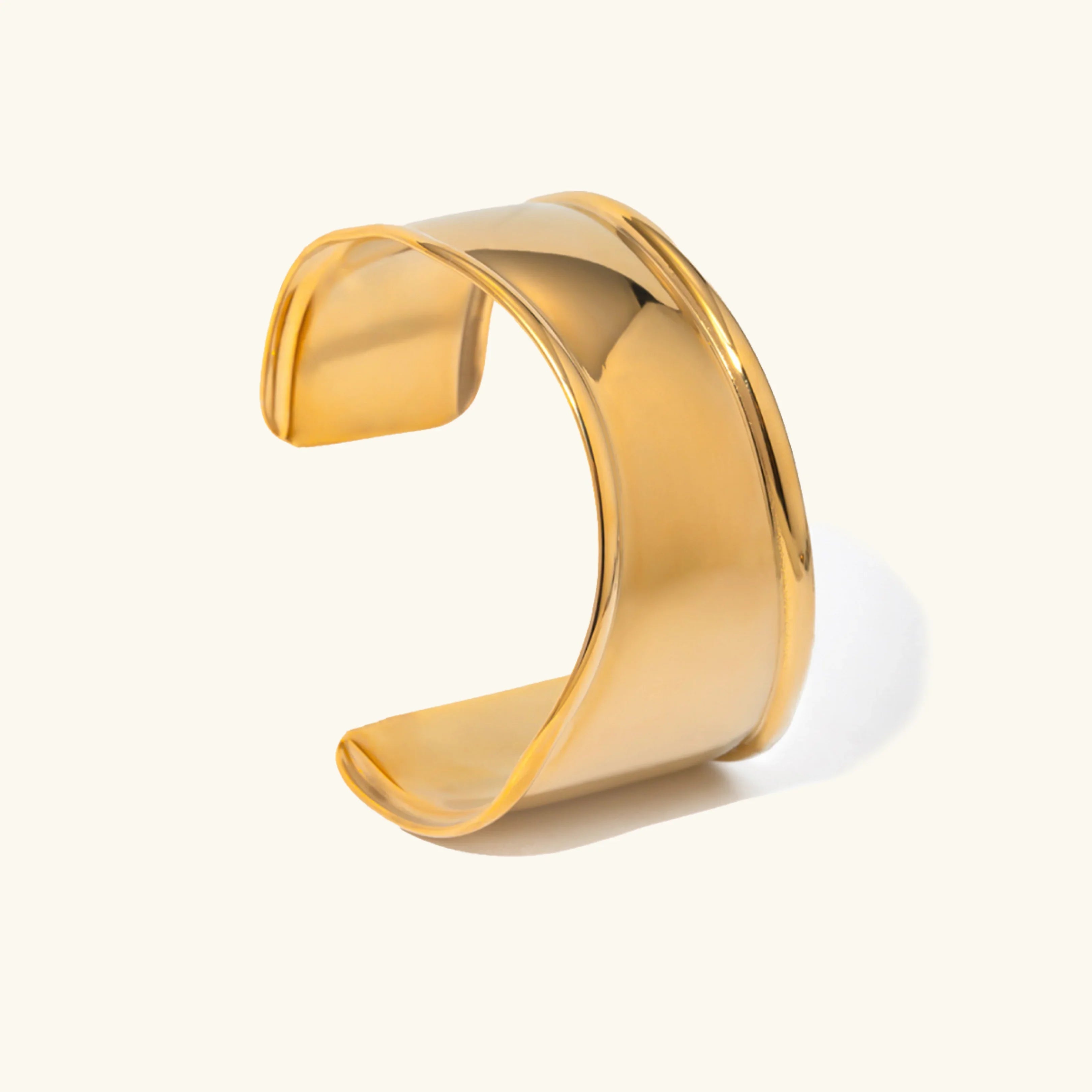 Luna Smooth Gold Cuff