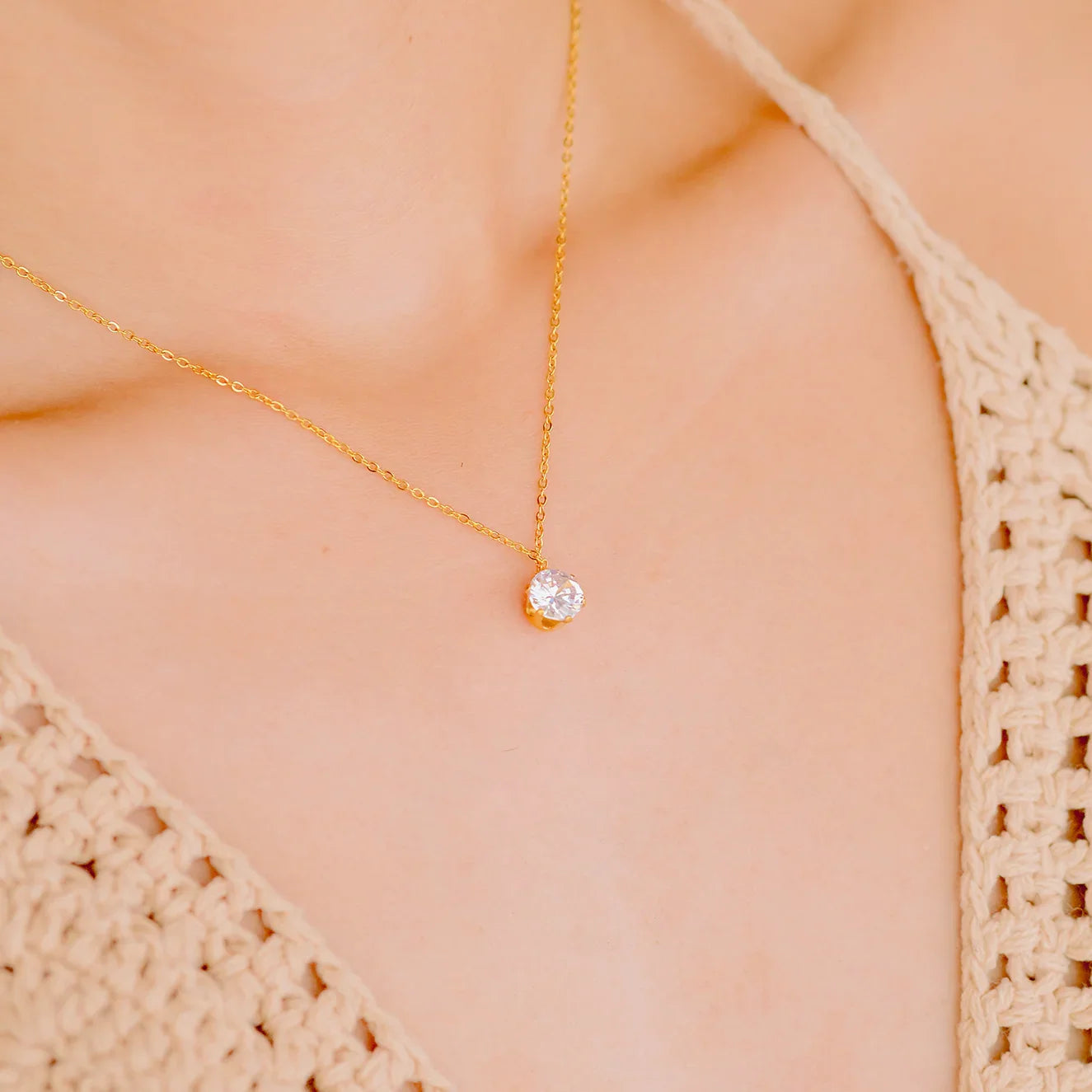 Ran Solitaire Gold Necklace