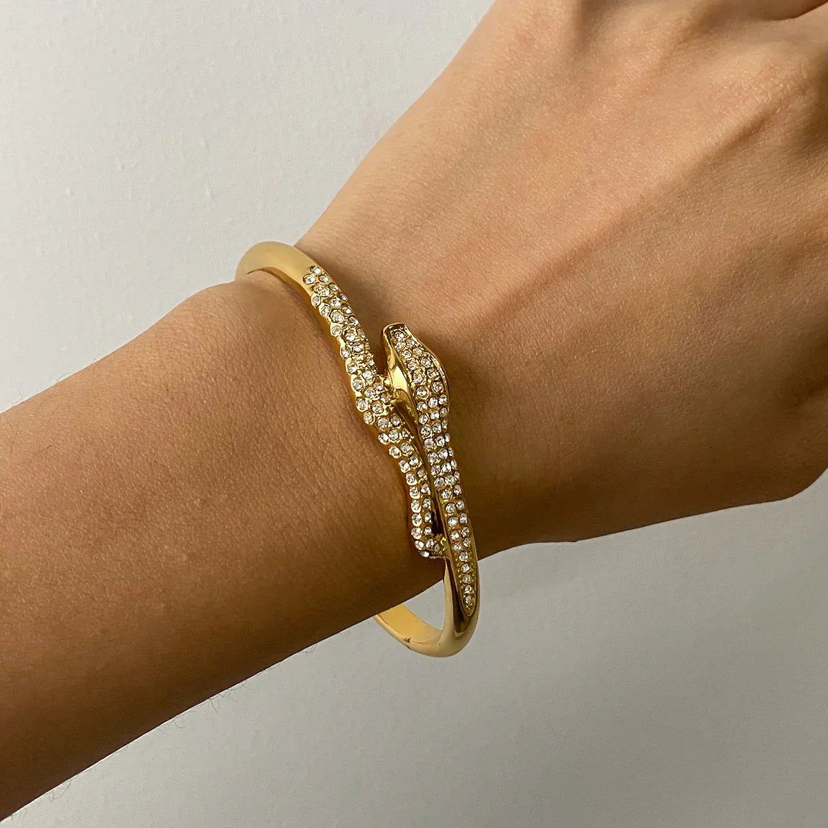 Evelyn Serpentine Diamond Bangle