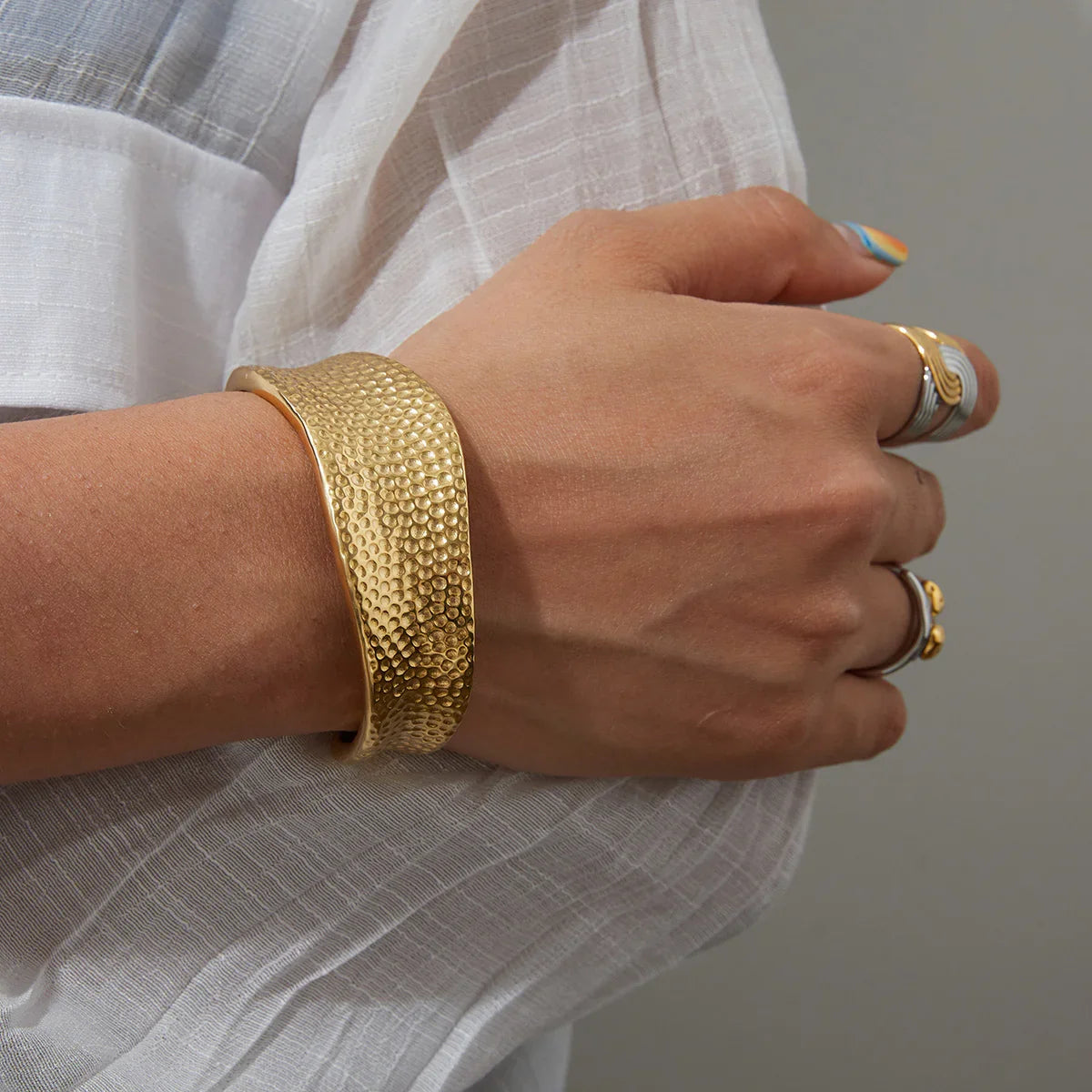 Eleanor Textured Gold Band