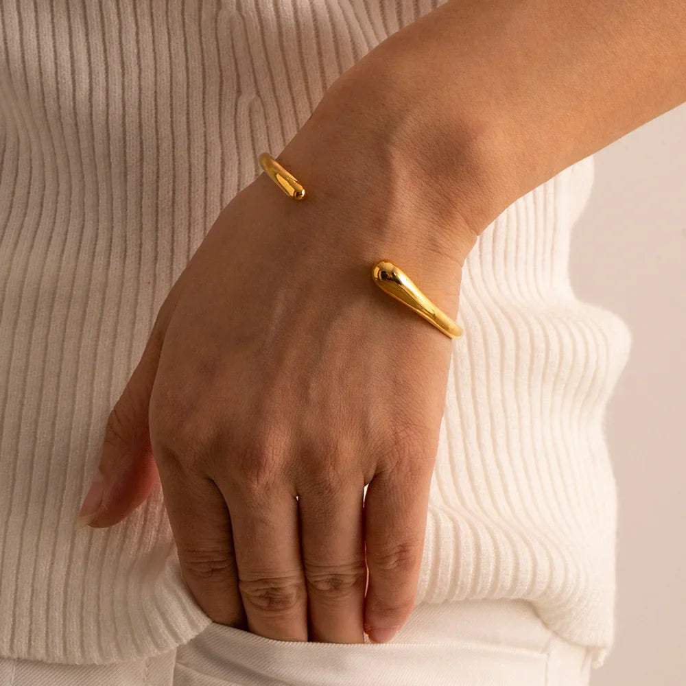 Sophia Contemporary Gold Bangle