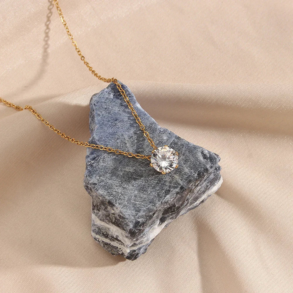 Ran Solitaire Gold Necklace