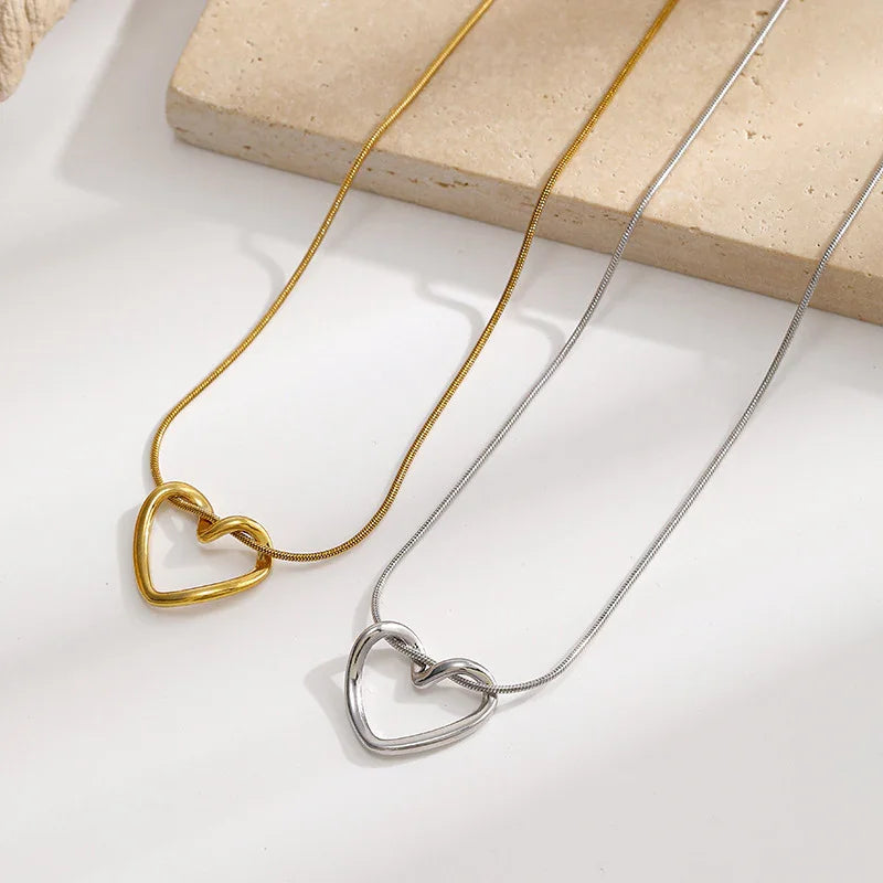 Inanna Knot Heart Pendant