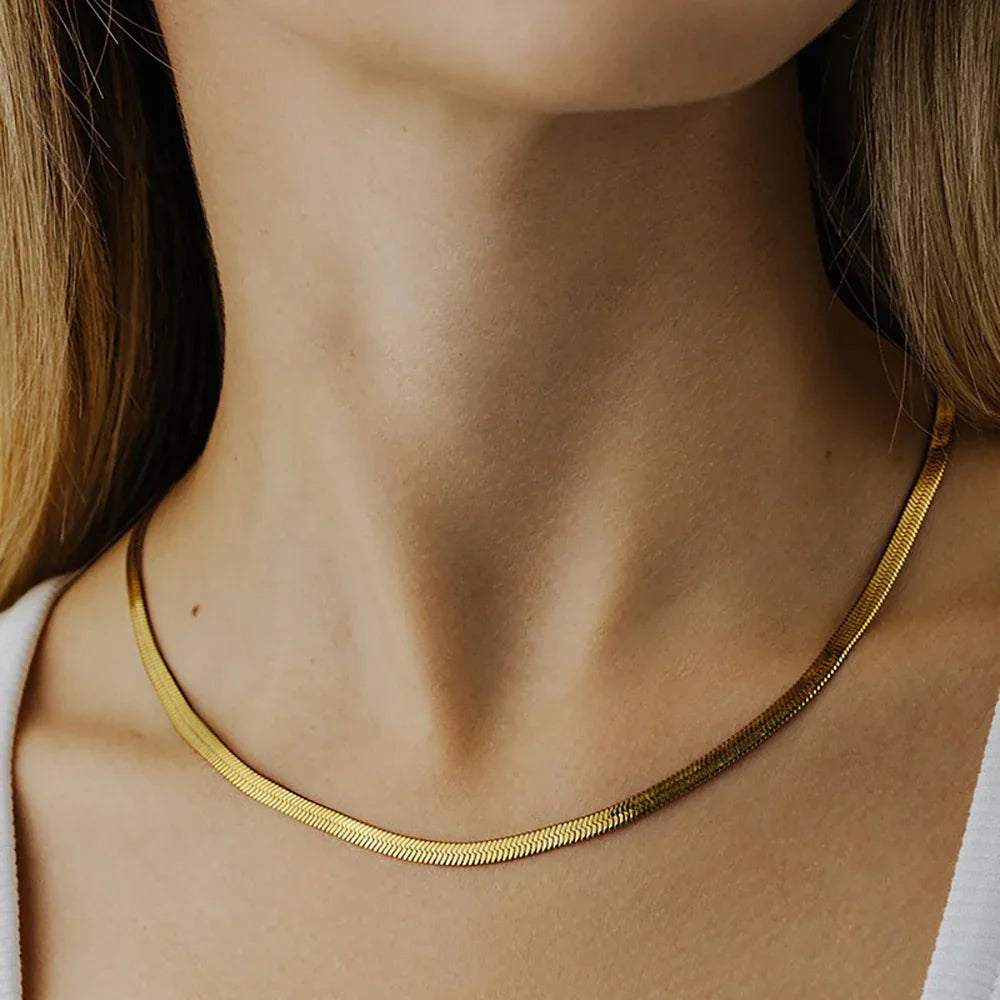 Rán Gold Herringbone Necklace