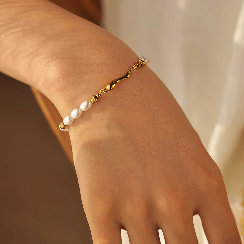 Elisabeth Freshwater Pearl Bracelet