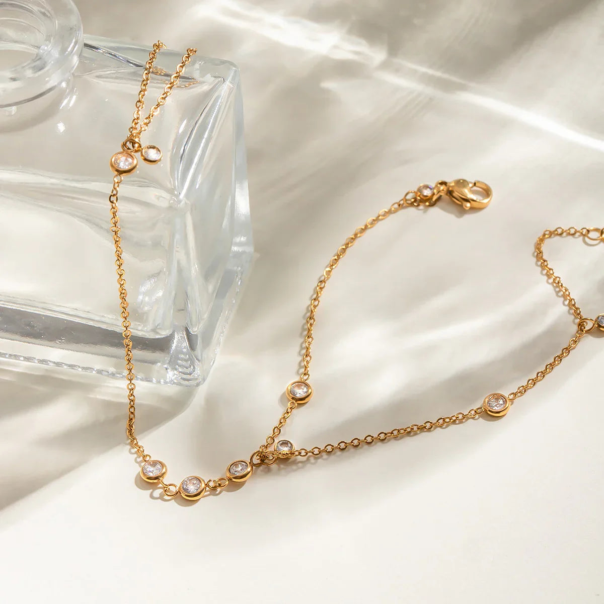 Alice Diamond Hand Chain