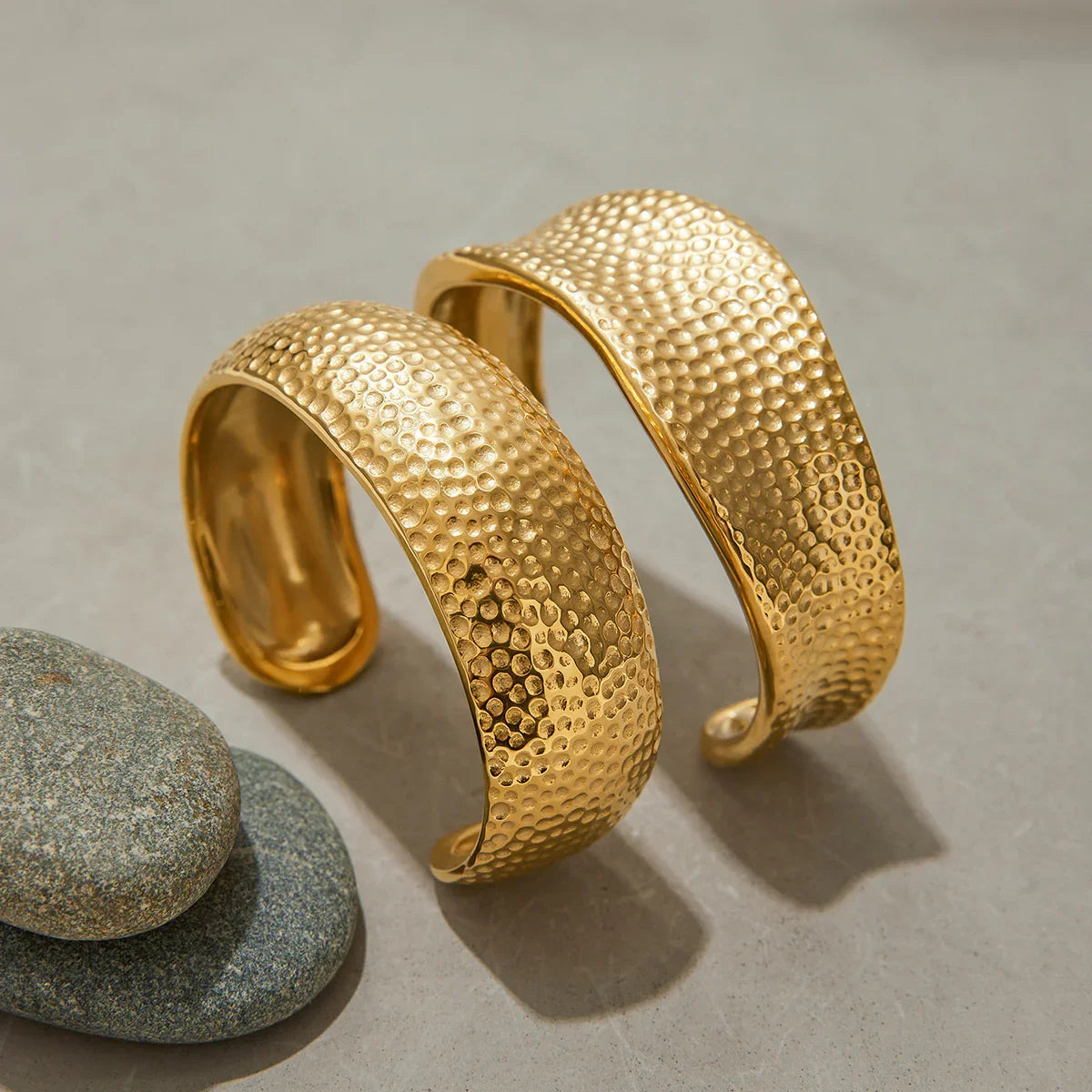 Eleanor Textured Gold Band