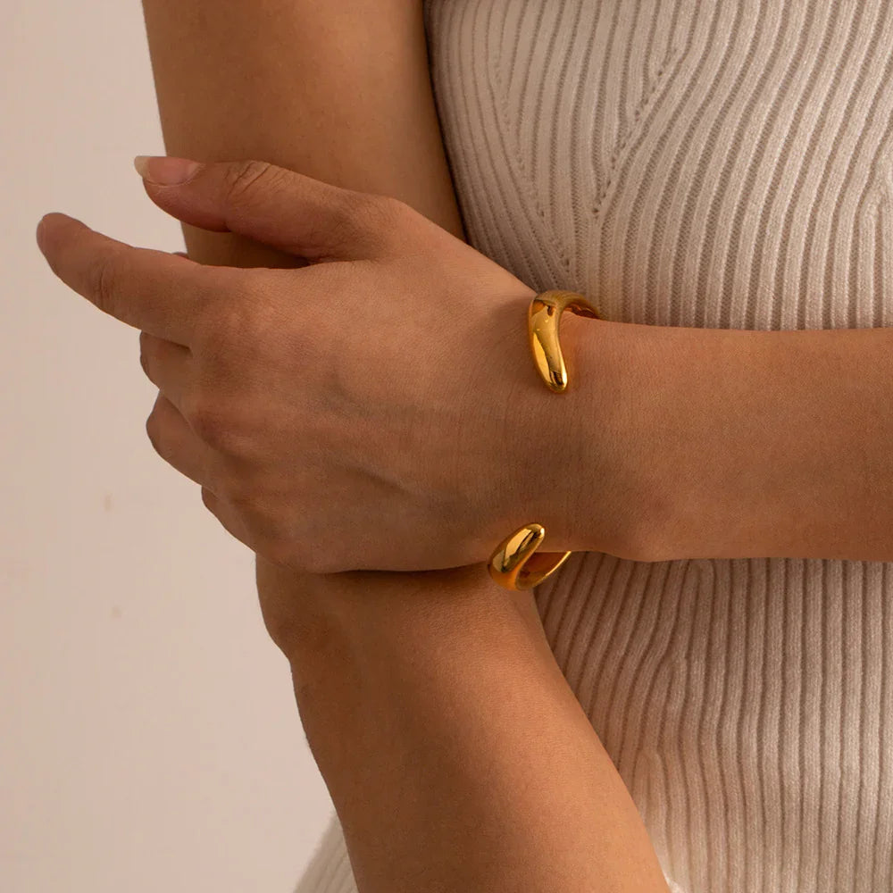 Sophia Contemporary Gold Bangle