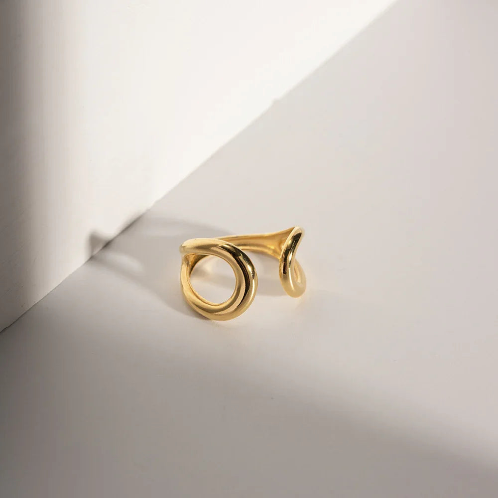 Helsinki Twisted Band Ring