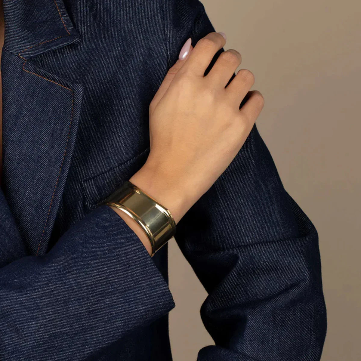 Daisy Gold Bangle