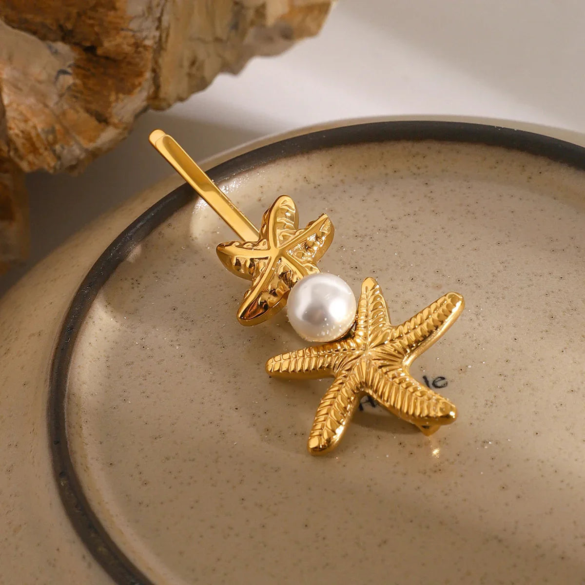 Geranium Starfish Freshwater Pearl French Pin