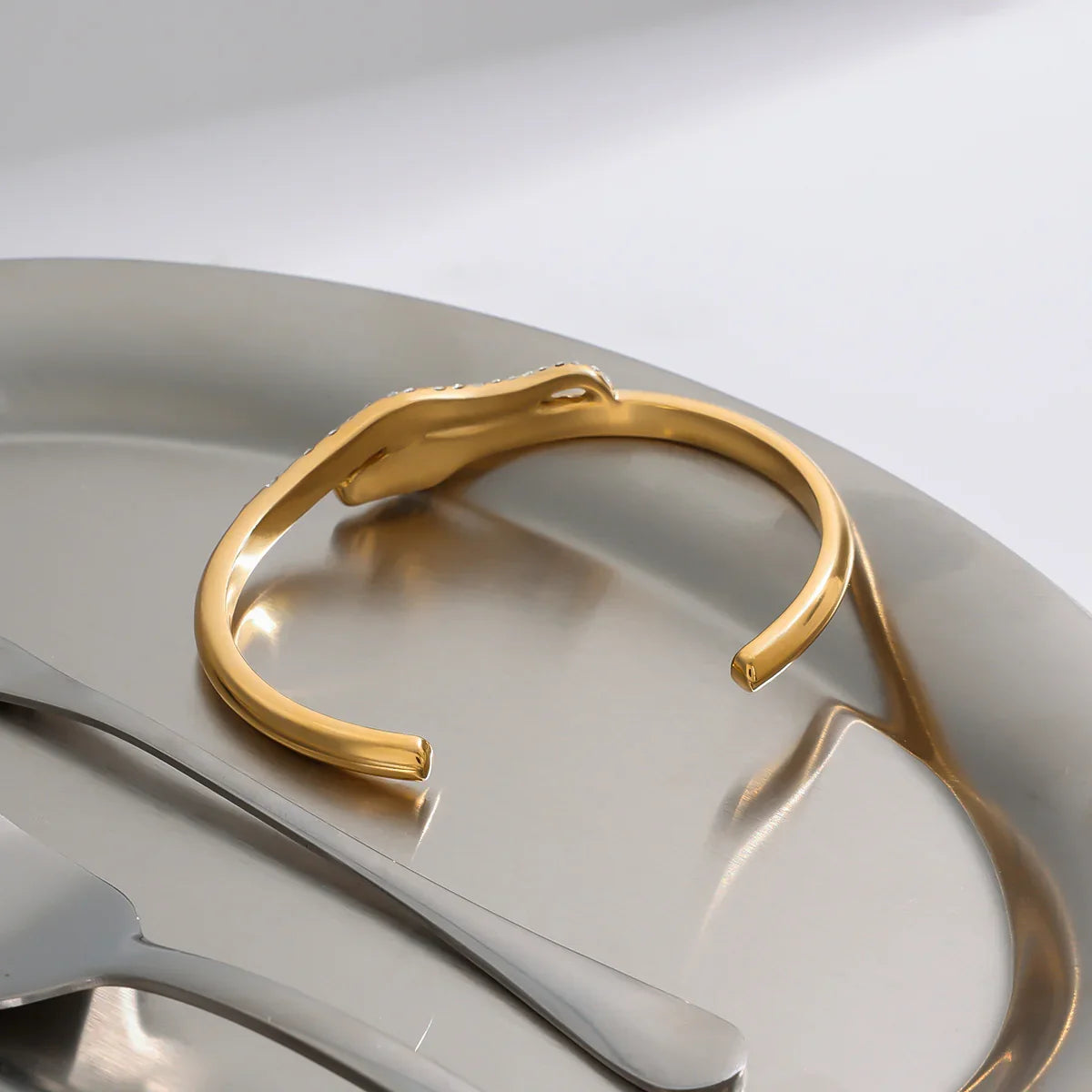 Evelyn Serpentine Diamond Bangle