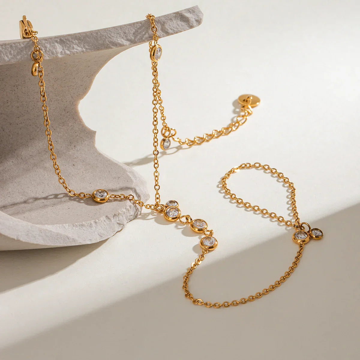 Alice Diamond Hand Chain