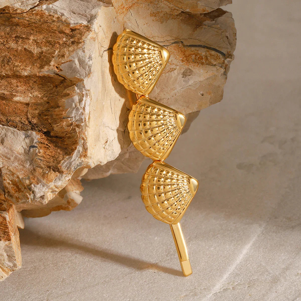 Poppy Seashells Gold French Pin
