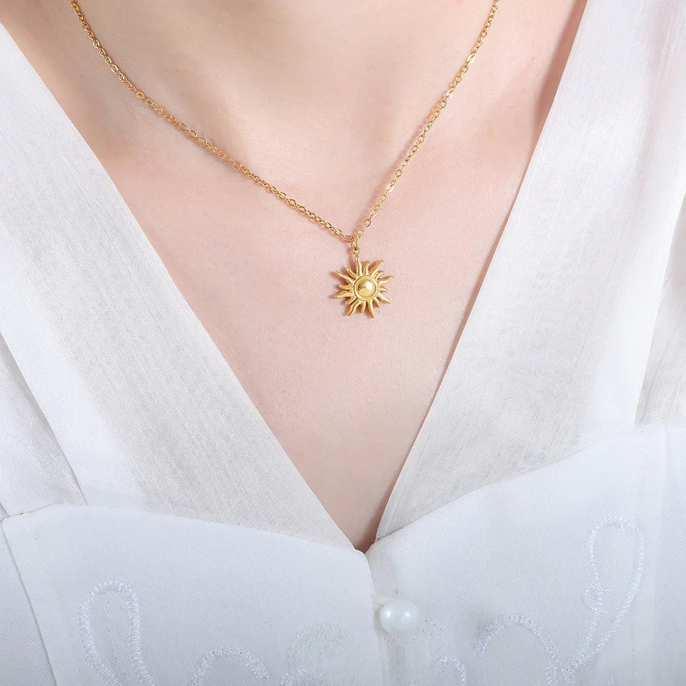 Skadi Gold Sun Necklace