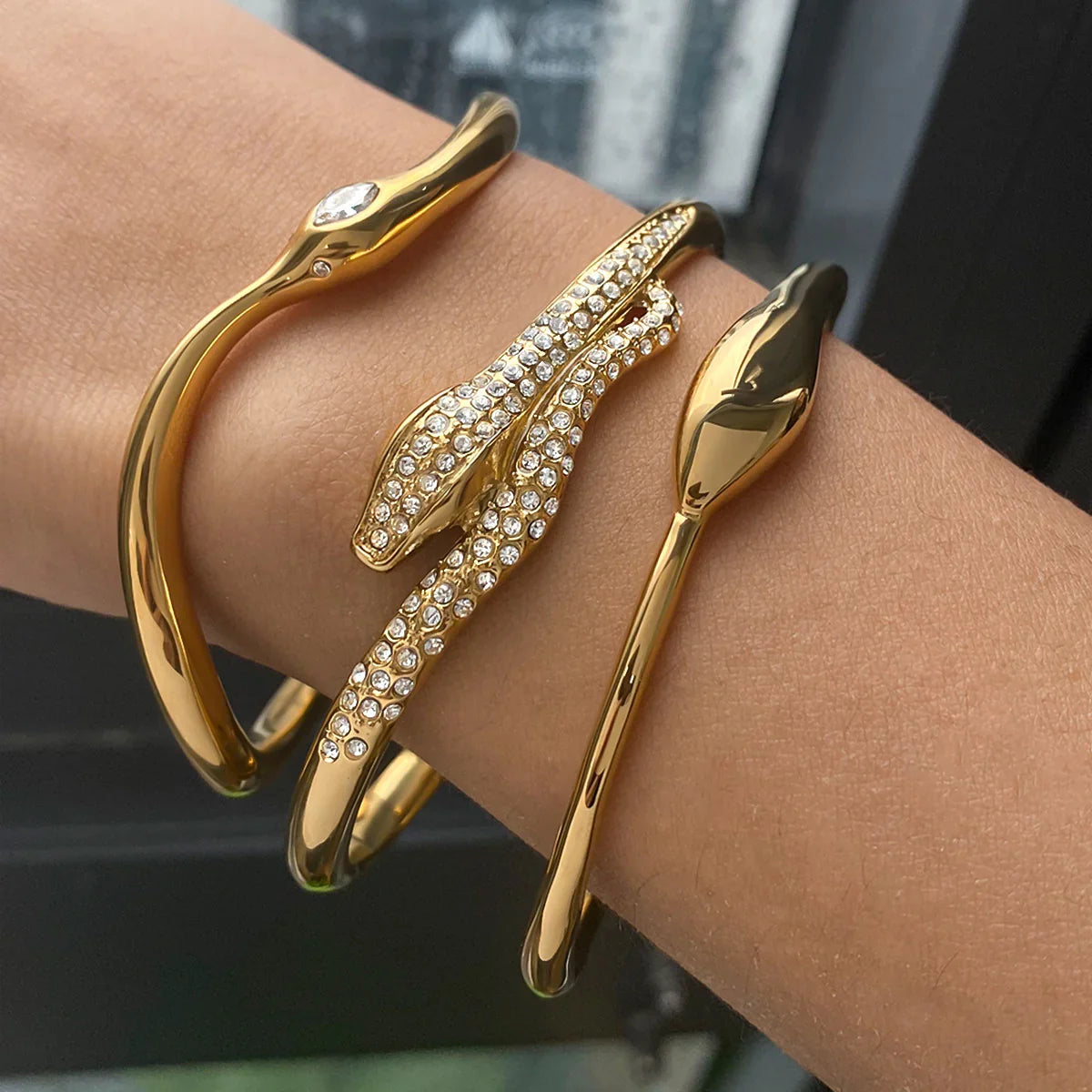Evelyn Serpentine Diamond Bangle