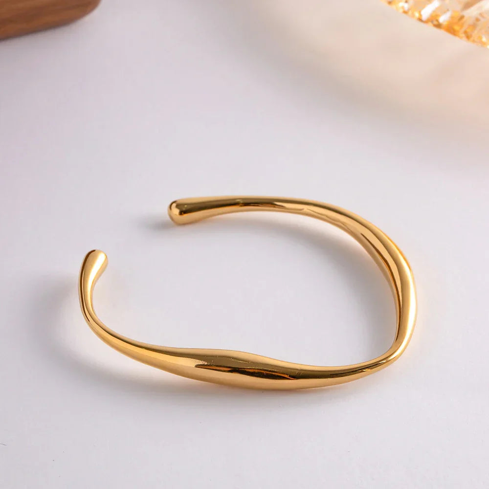 Selena Gold Bangle