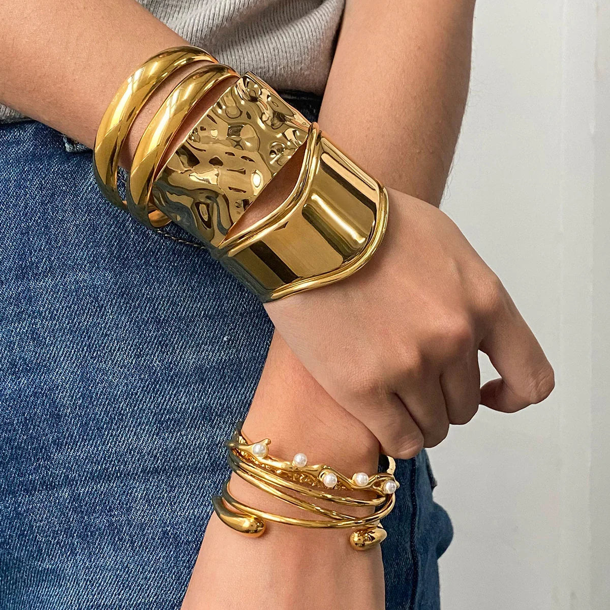 Caroline Smooth Gold Cuff