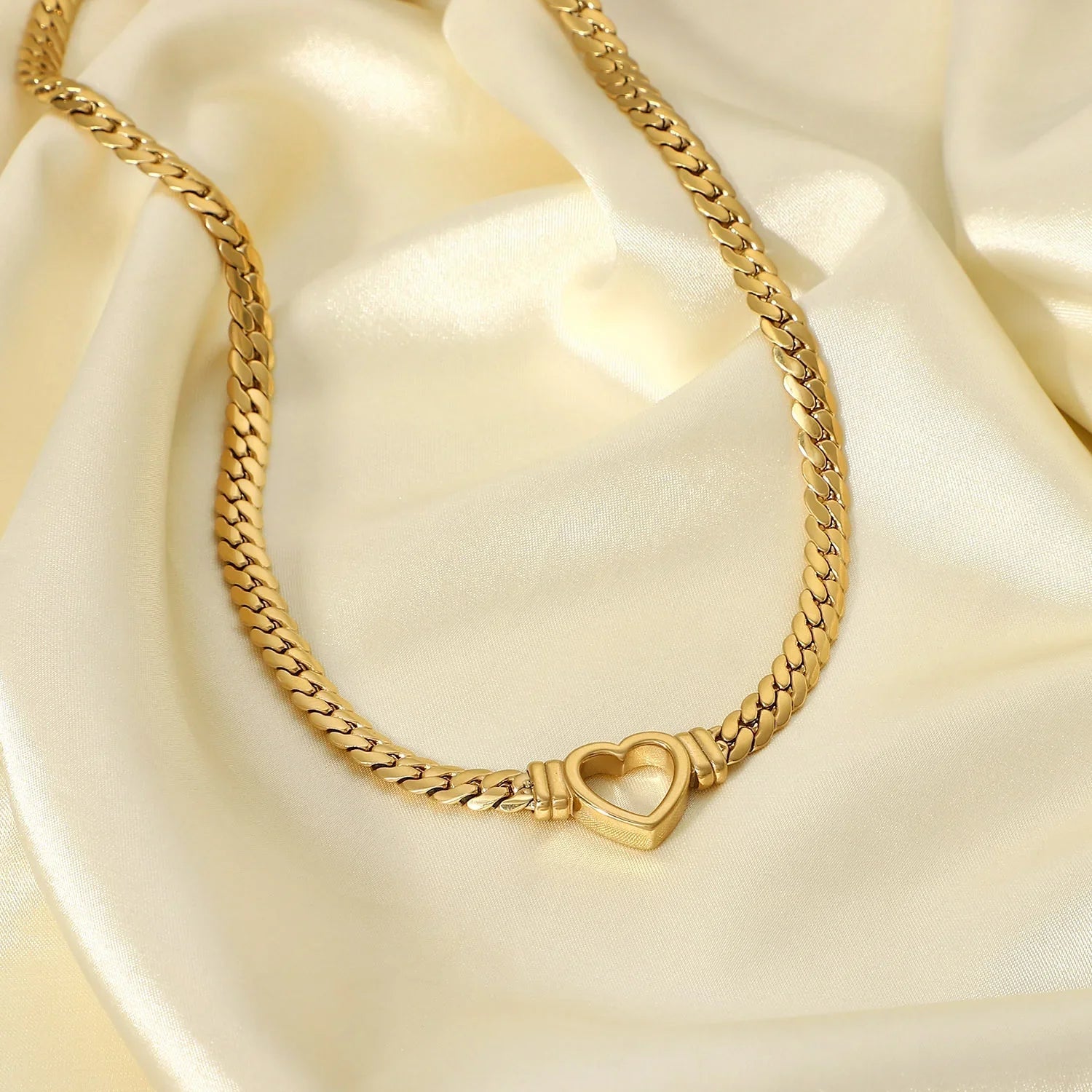 Amaterasu Heart Choker