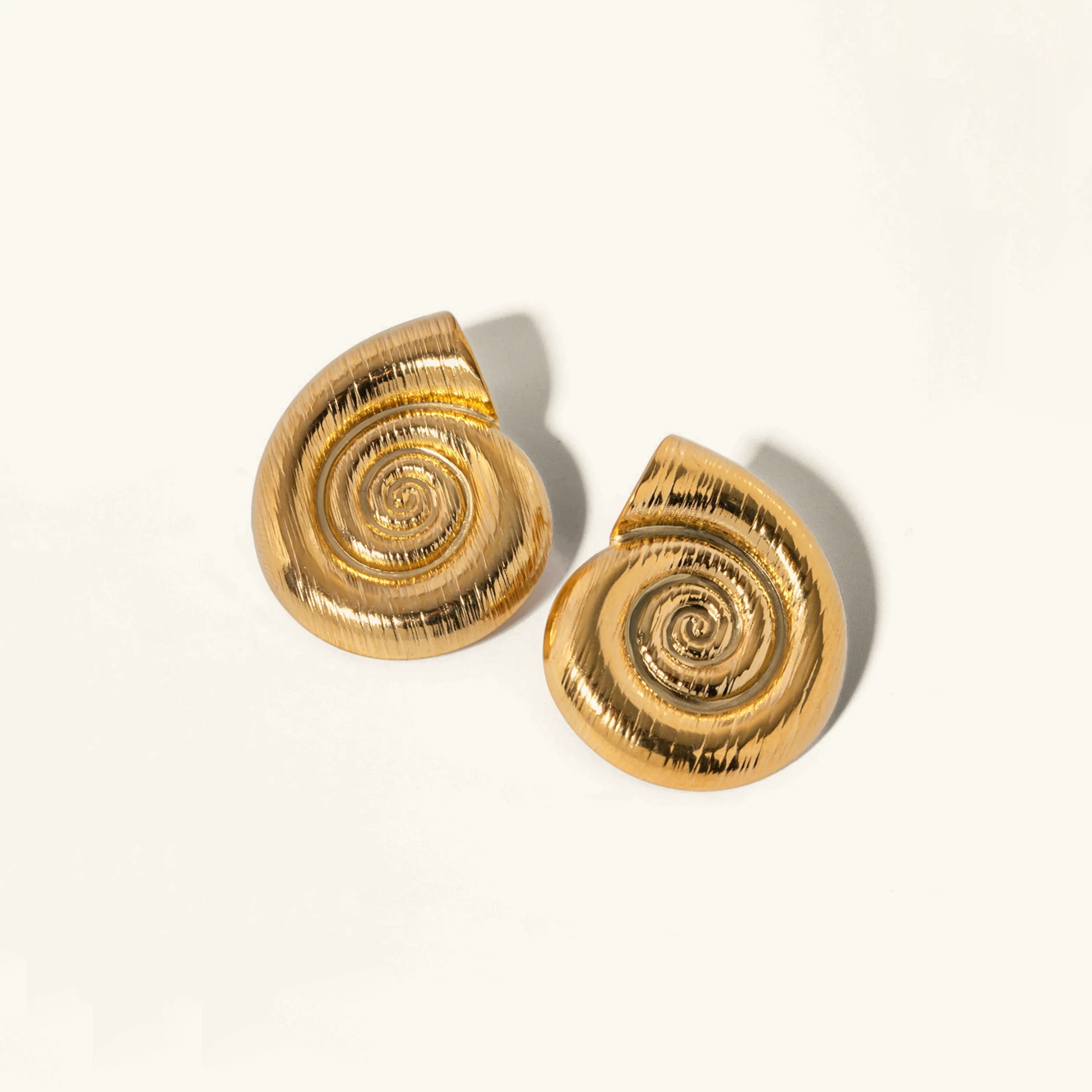 Elegance Gold Shell Earrings