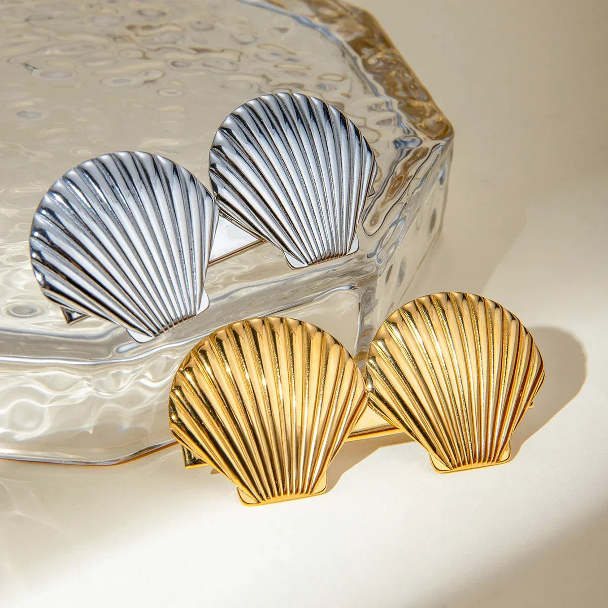 Gardenia Gold Hair Clip