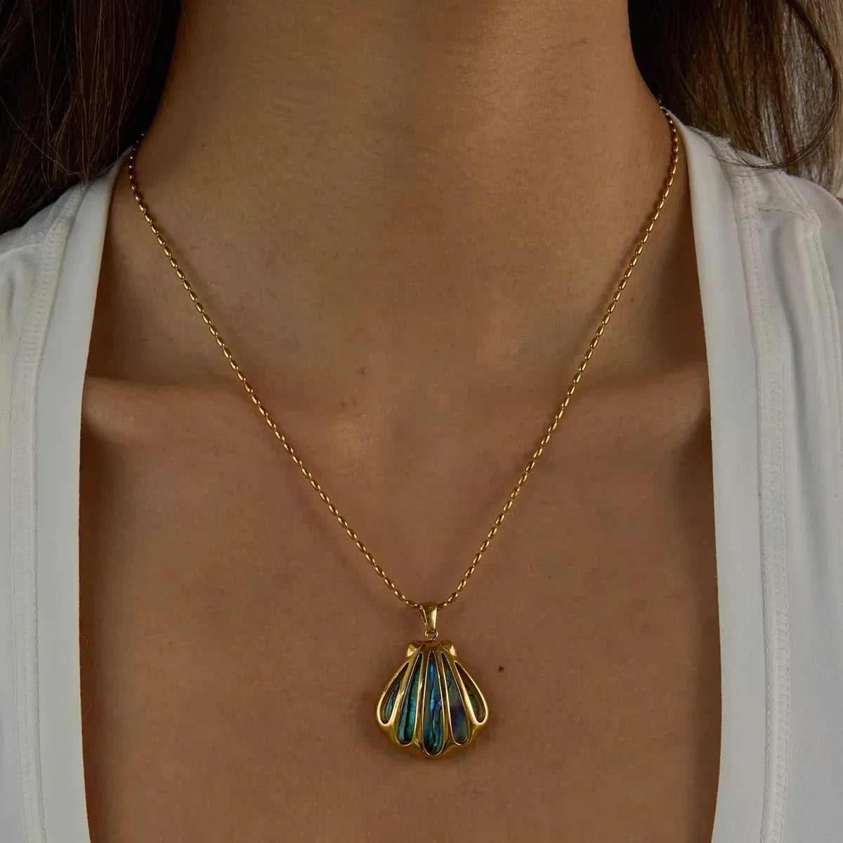 Frigg Gold Seashell Pendant