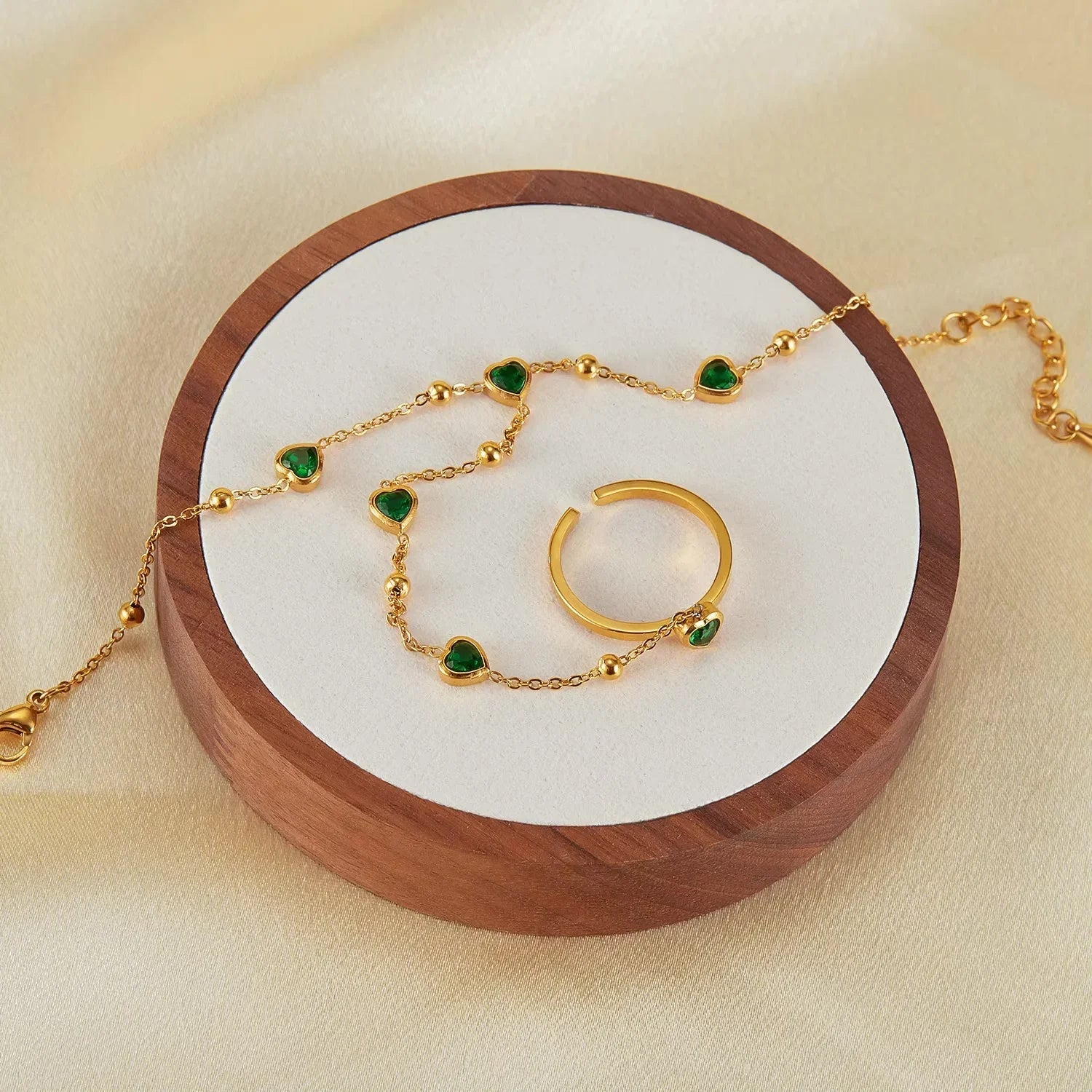 Anna Emerald Heart Hand Chain