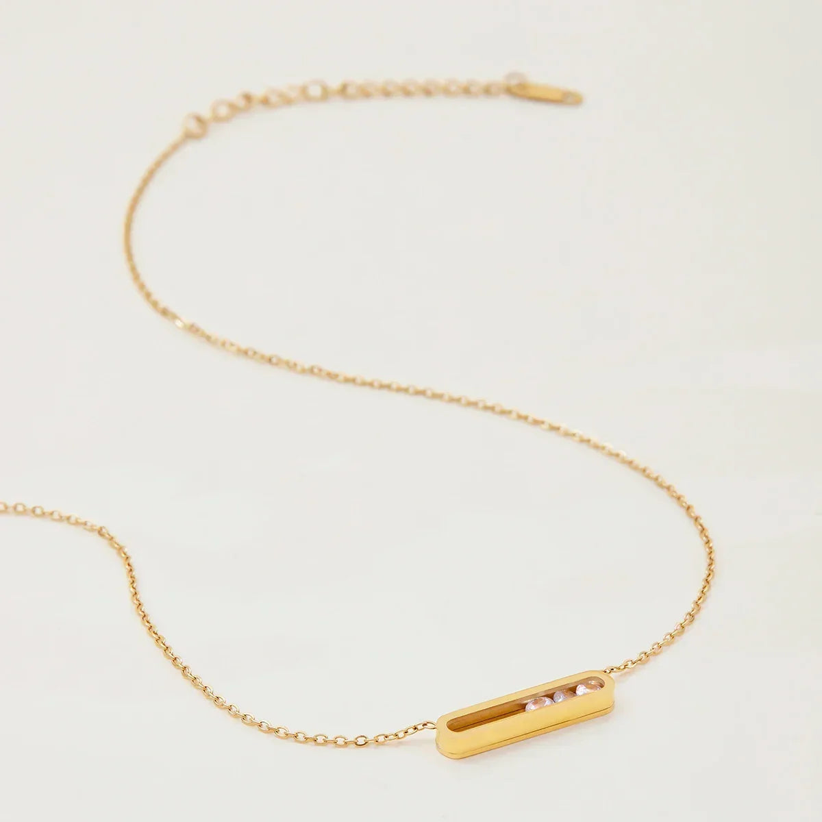 Ninsun Sculpted Gold Pendant