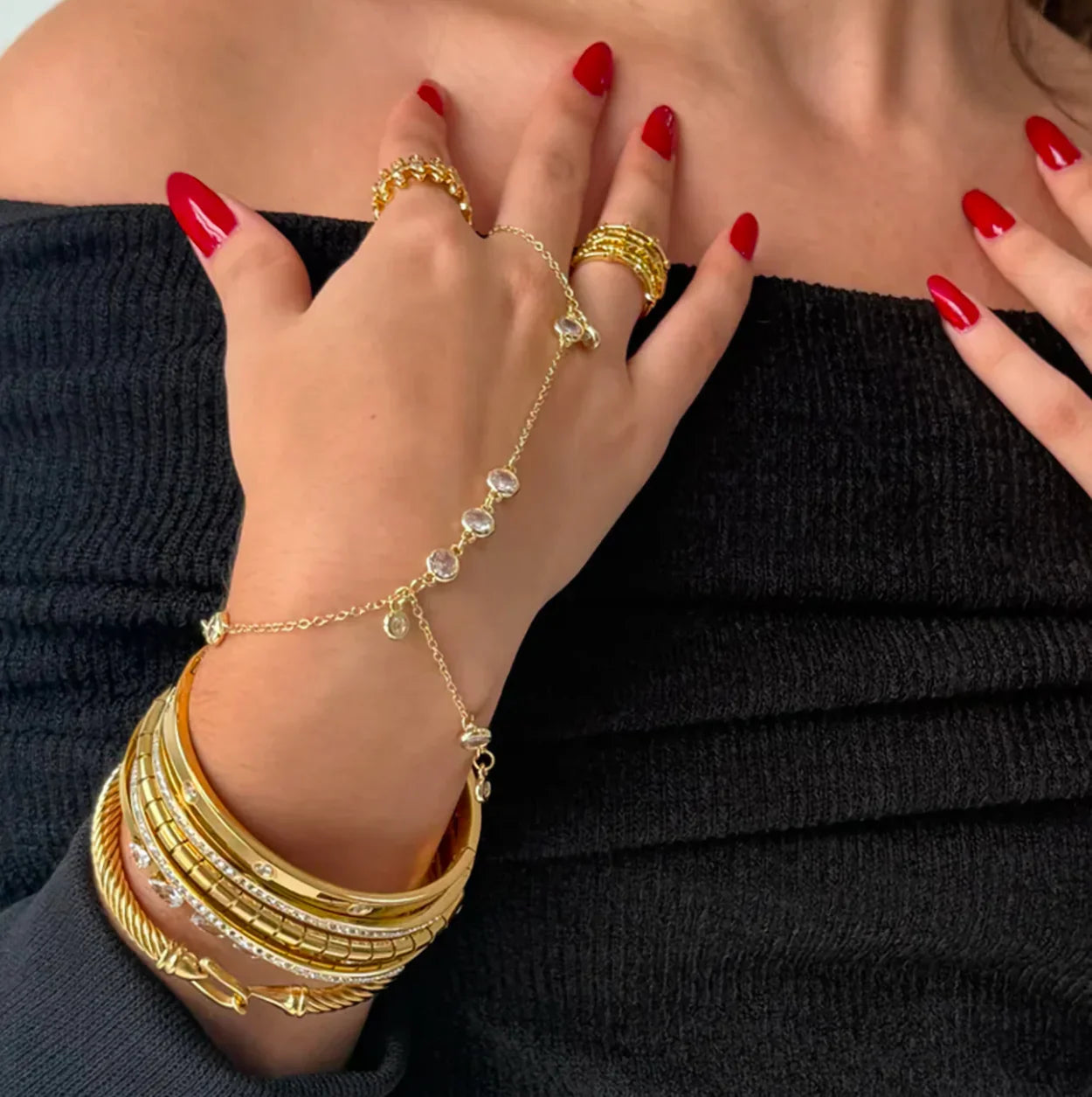 Alice Diamond Hand Chain