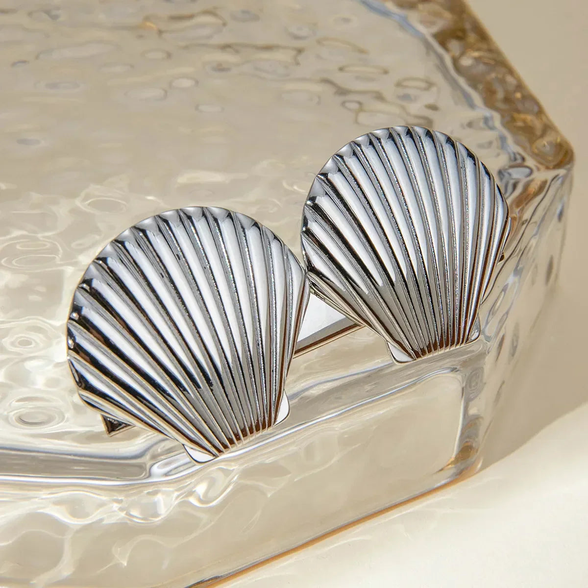Gardenia Gold Hair Clip