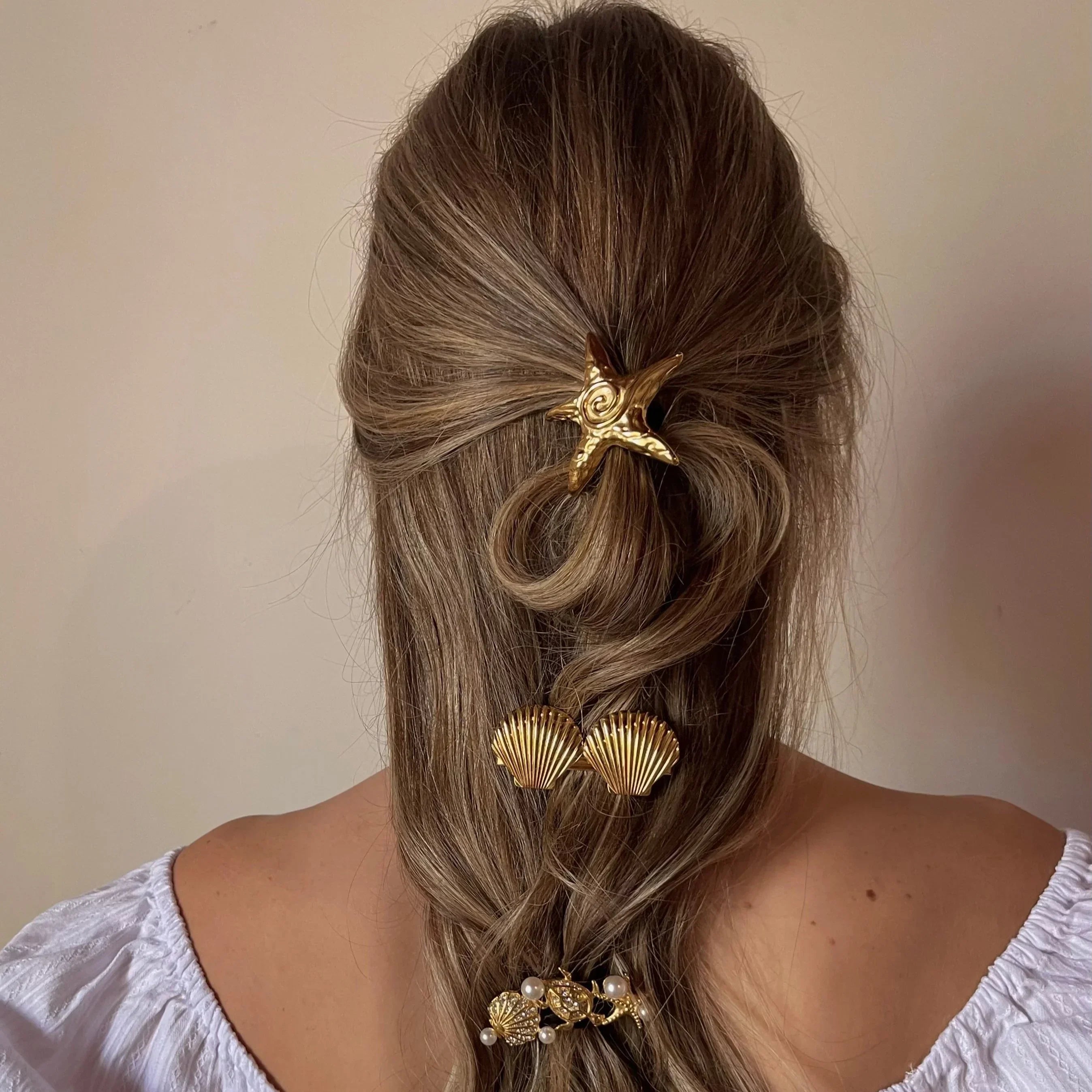 Dahlia Pony Cuff