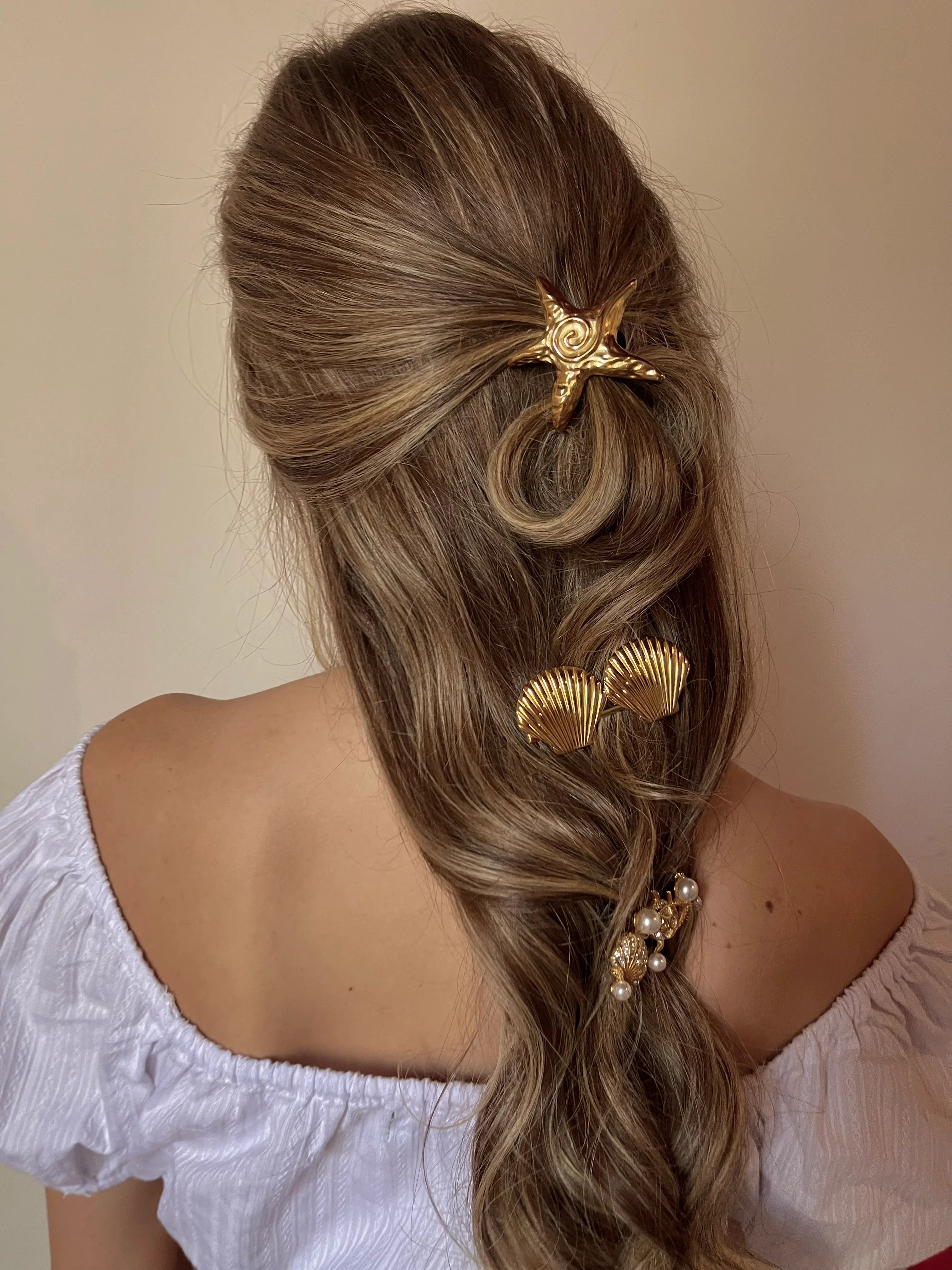 Gardenia Gold Hair Clip